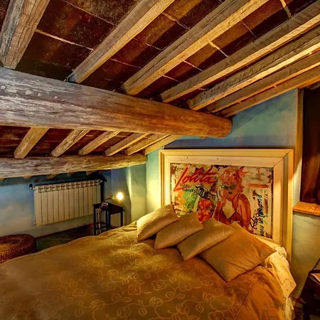 Villa Delizioso E Particolare Casale Con Piscina,cortona *
