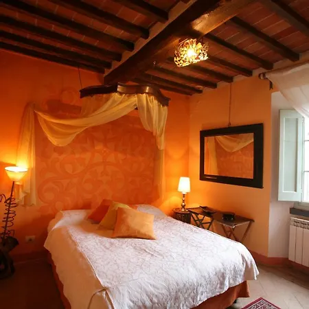 Delizioso E Particolare Casale Con Piscina,cortona Villa