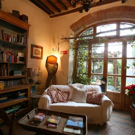Villa Delizioso E Particolare Casale Con Piscina,cortona