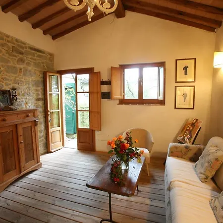 Villa Delizioso E Particolare Casale Con Piscina,cortona
