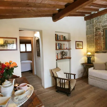 Villa Delizioso E Particolare Casale Con Piscina,cortona *